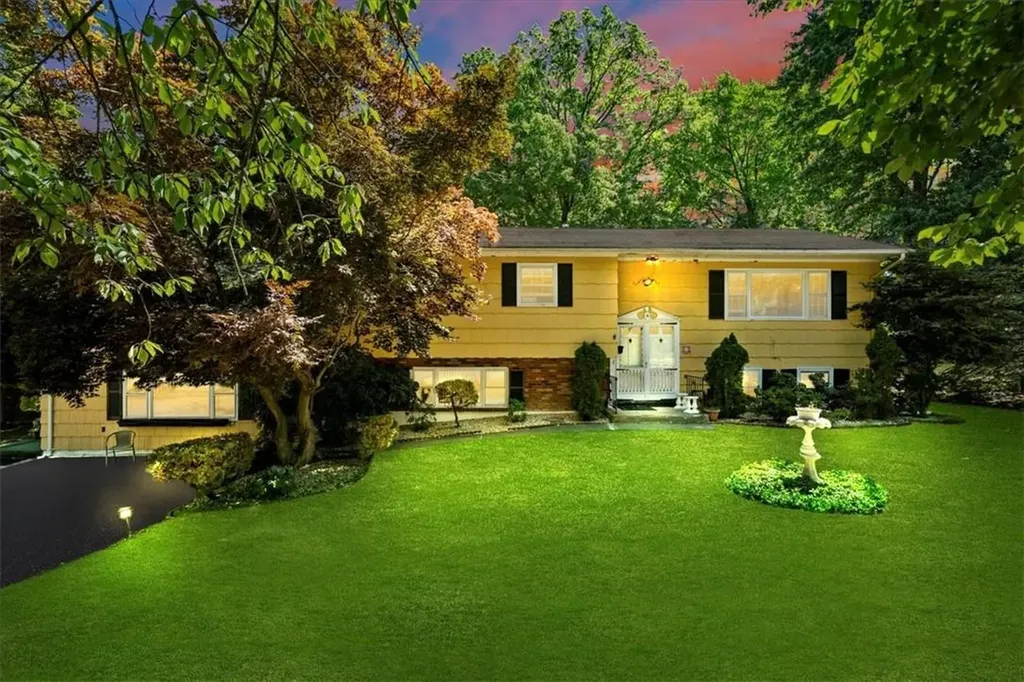 6 Trinity Place Spring Valley NY 10977