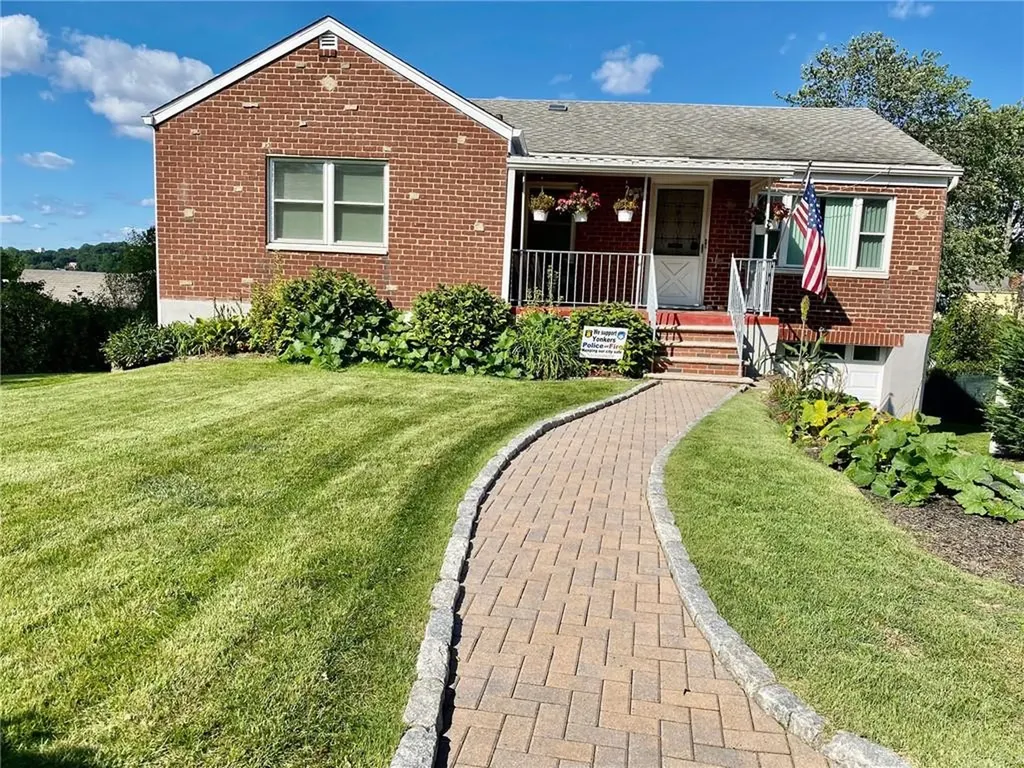 11 Yorkshire Place Yonkers NY 10701