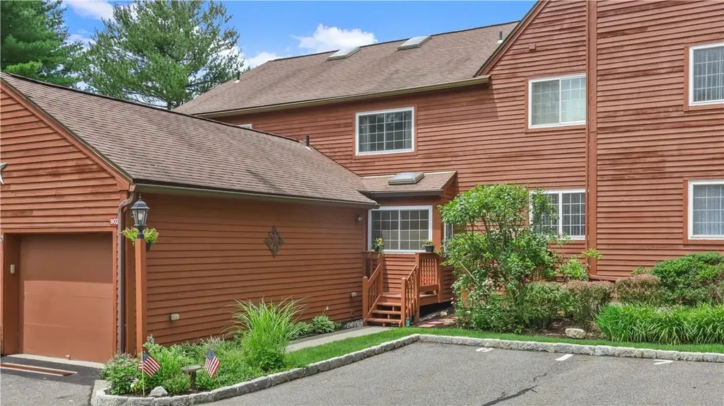 902 Autumn Lane Brewster NY 10509