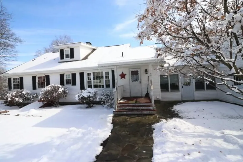 23 Gaffney Drive Wallkill NY 12589