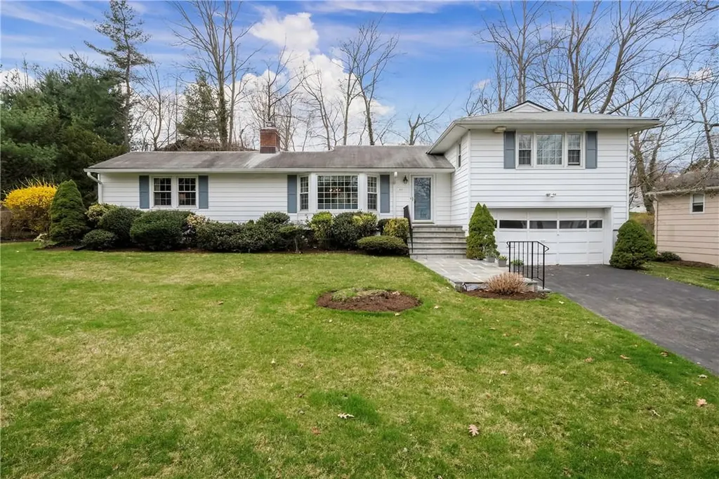 57 Richbell Road White Plains NY 10605