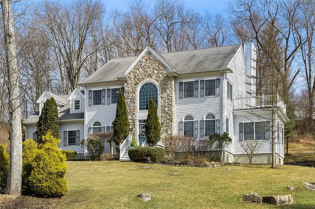 29 Brookview Drive Carmel NY 10512