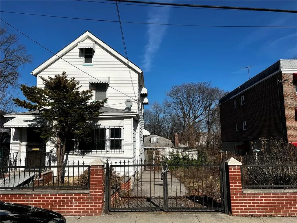 3216 Mickle Avenue Bronx NY 10469