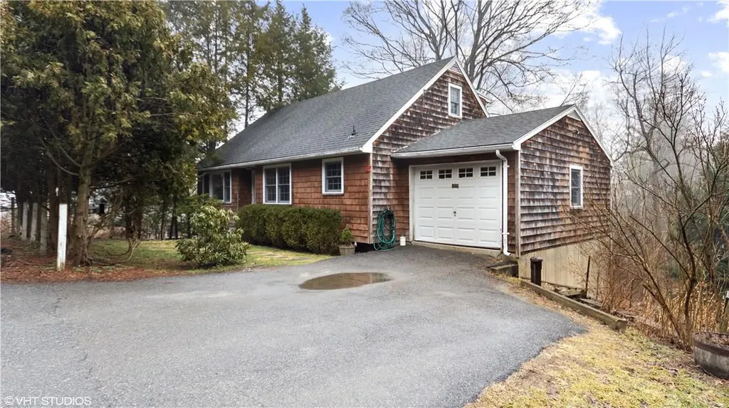 24 Beekman Drive Carmel NY 10512