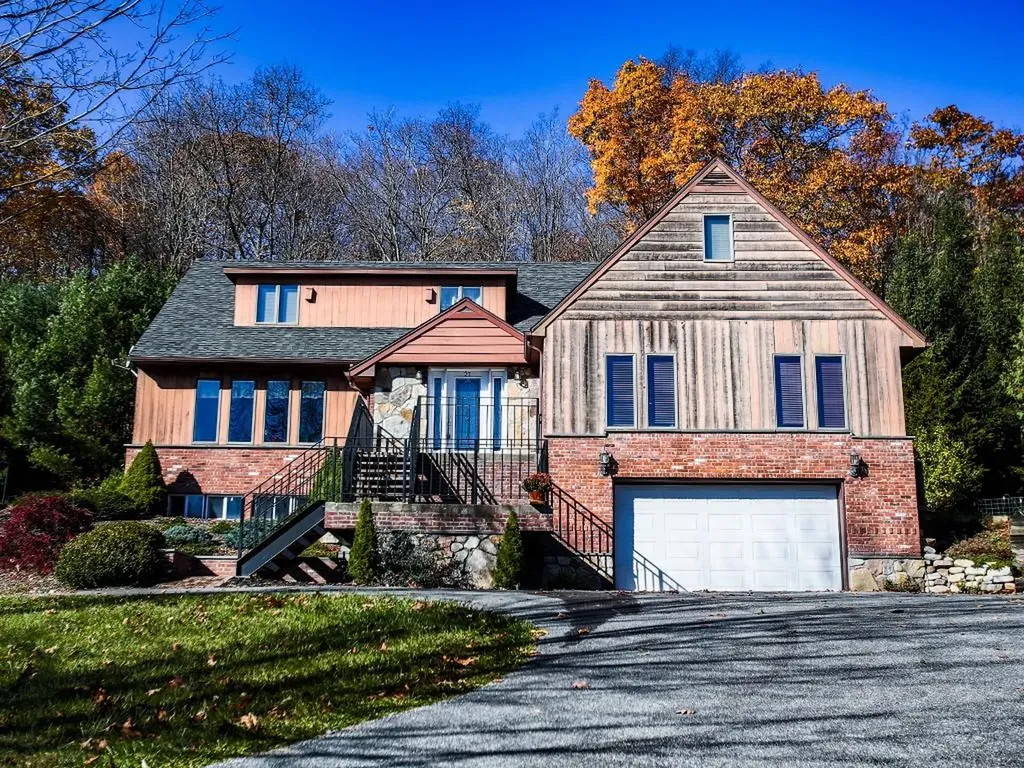 21 Turkey Ridge Lane Pine Bush NY 12566