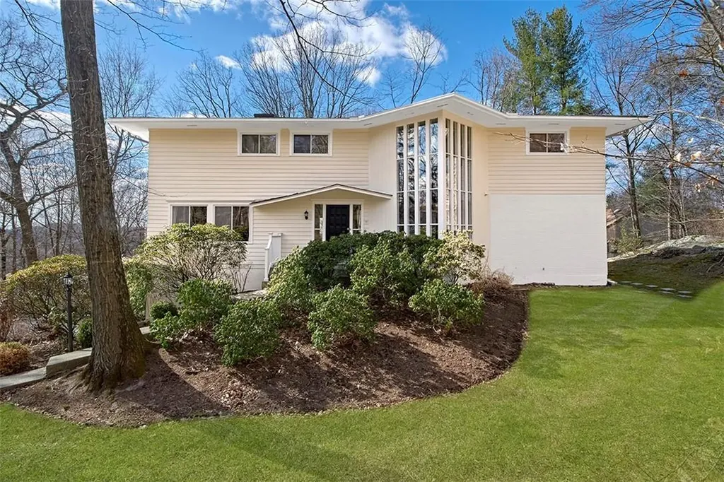 2 Neustadt Lane Chappaqua NY 10514
