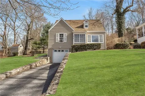 870 Warren Avenue Thornwood NY 10594