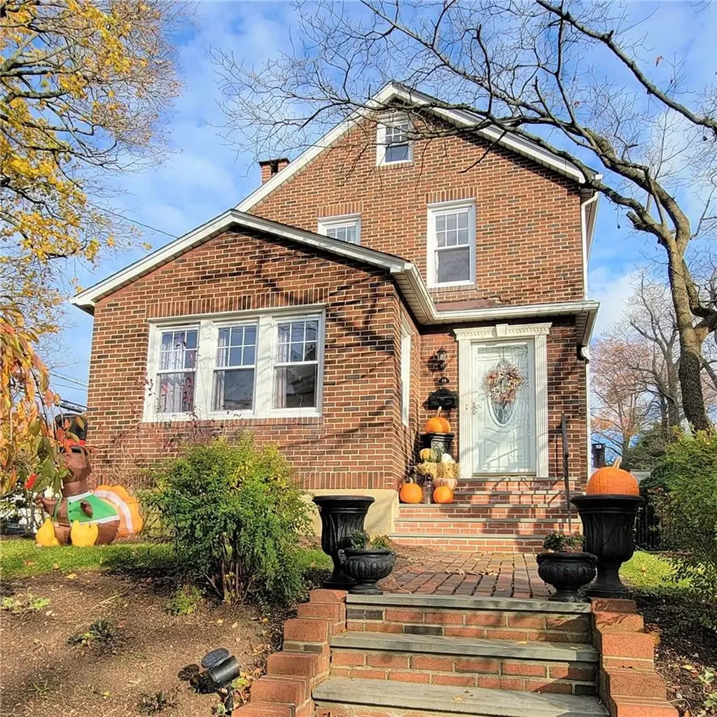 90 Buckingham Road Yonkers NY 10701