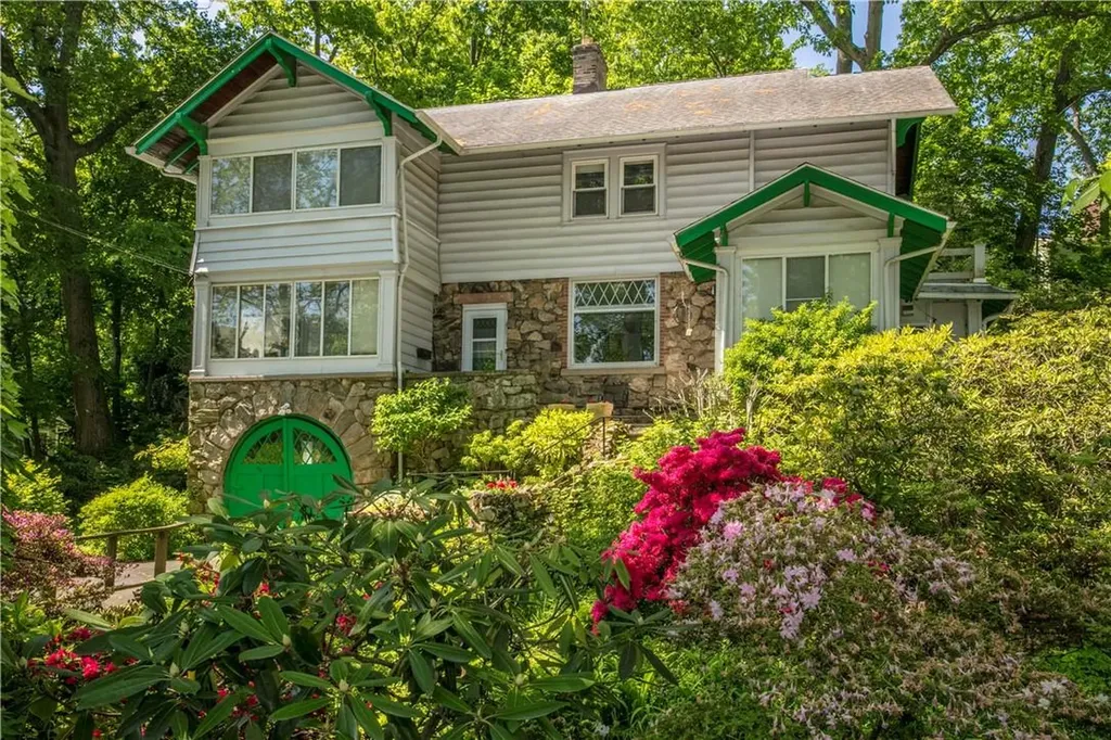 36 Pinebrook Drive Larchmont NY 10538