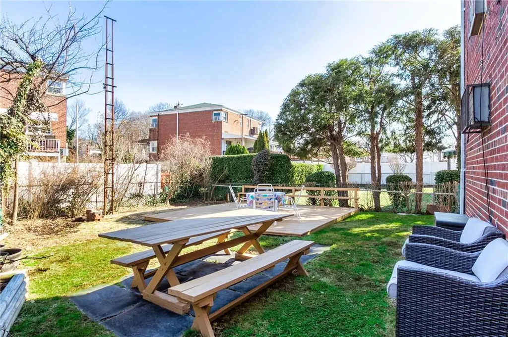 31 Hildreth Place Yonkers NY 10704