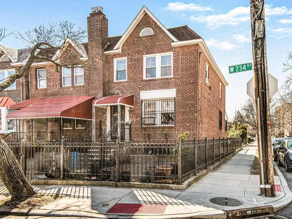 298 W 234th Street Bronx NY 10463