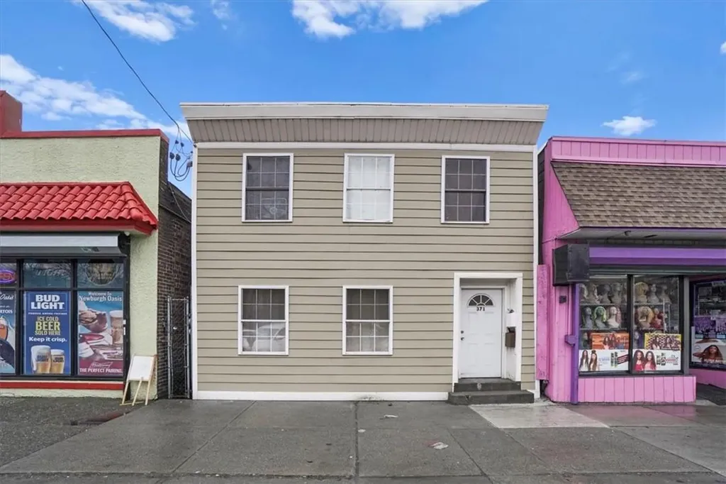 371 Broadway Newburgh NY 12550