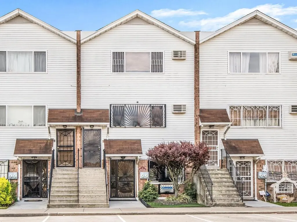4 Stanton Court Bronx NY 10473