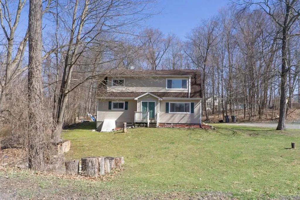 67 E Green Road Rock Tavern NY 12575
