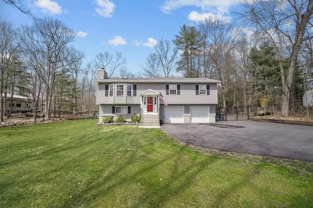 10 Ulster Terrace Wallkill NY 12589