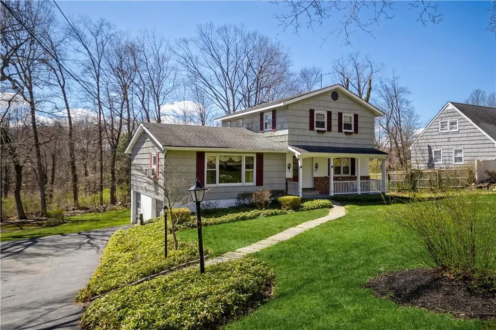 4 Lorenz Drive Valhalla NY 10595
