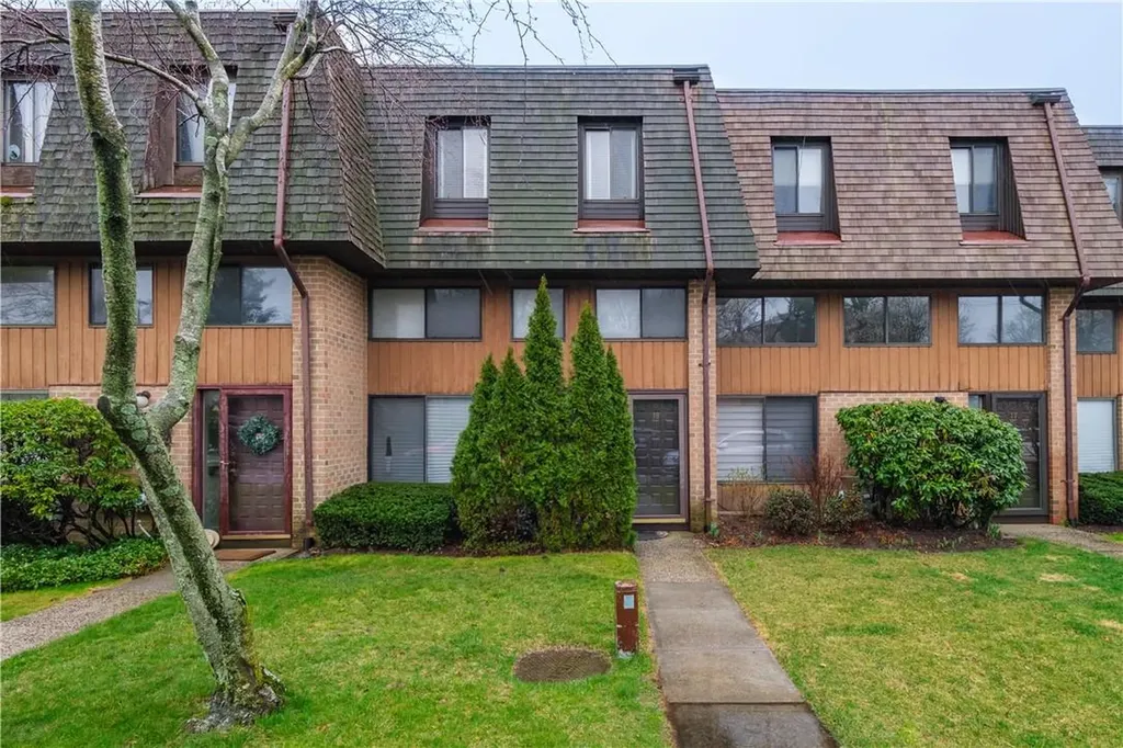 18 The Hamlet Pelham NY 10803
