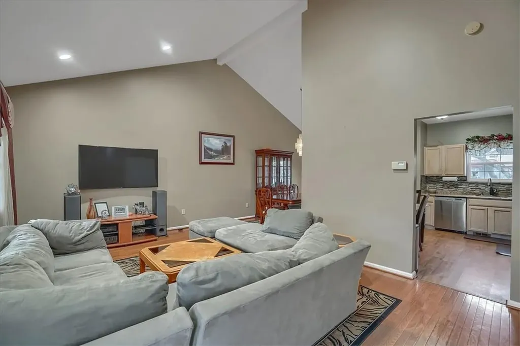 18 Pine Court Montgomery NY 12549