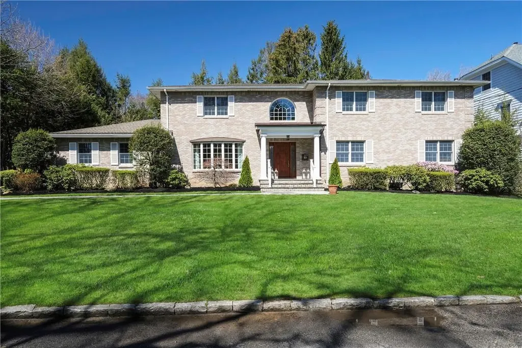71 Chase Road N Scarsdale NY 10583