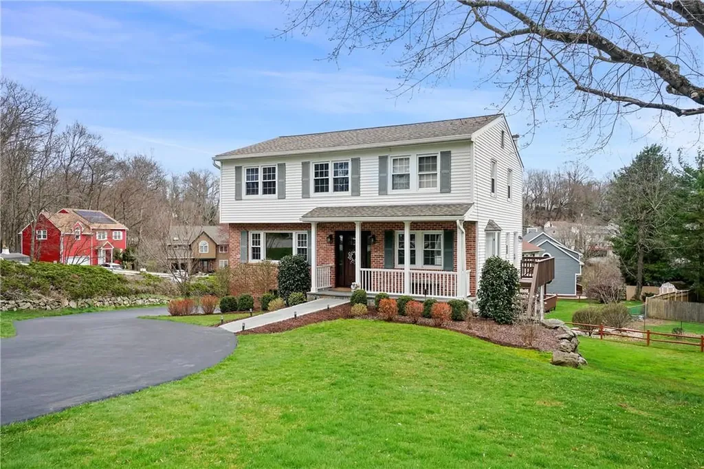 4 Holly Lane Valhalla NY 10595