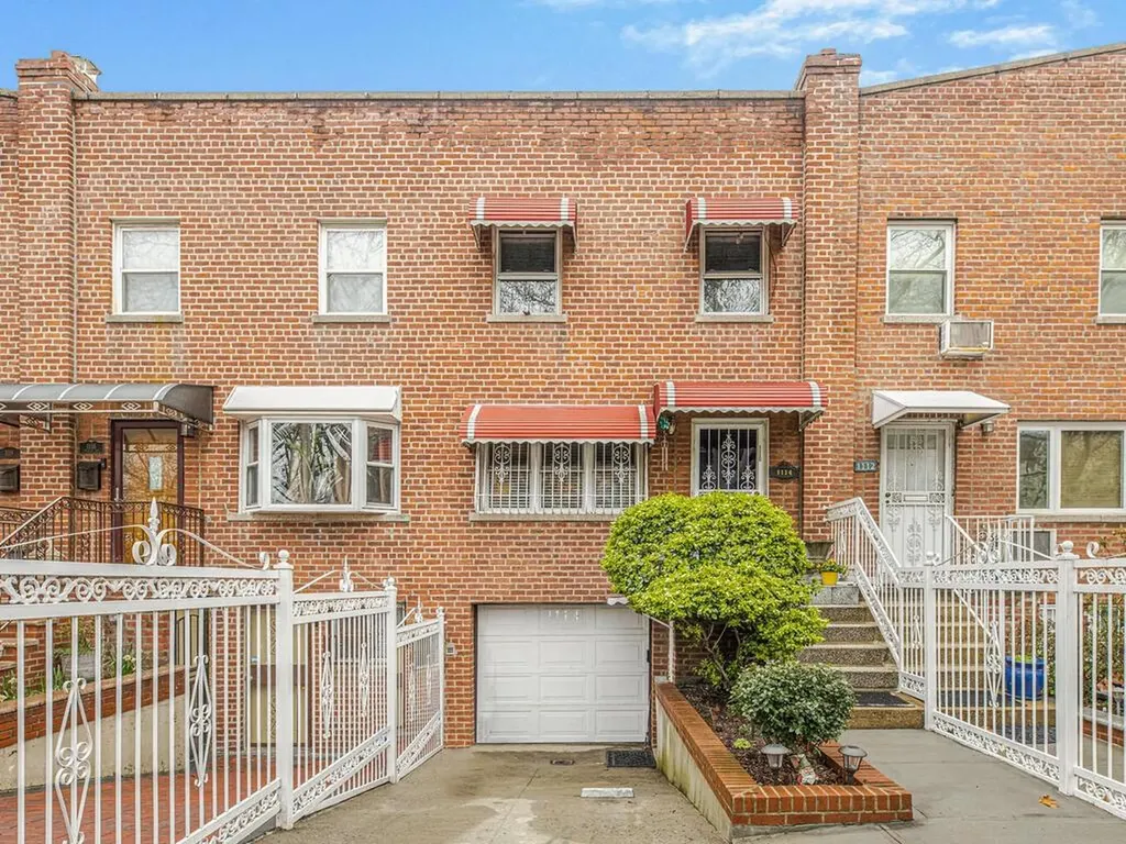 1114 Pugsley Avenue Bronx NY 10472