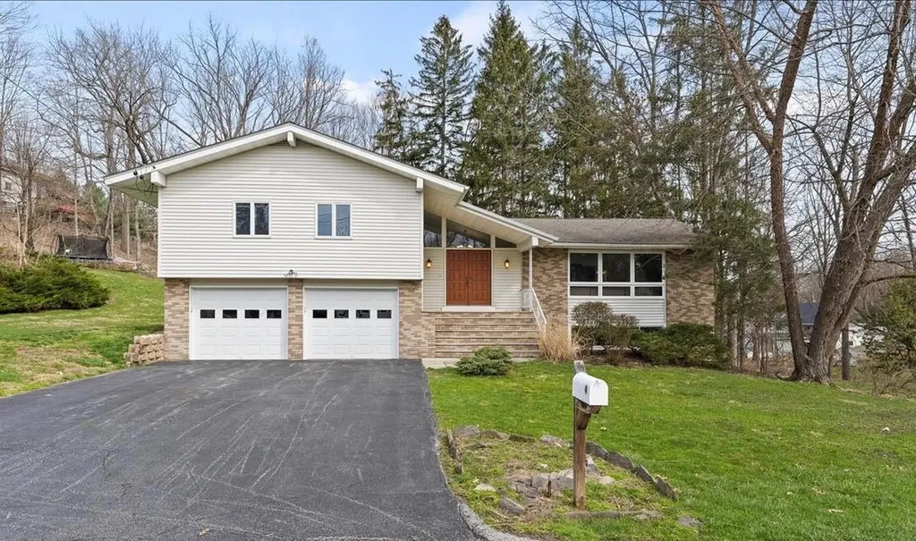 4 Whitehall Road Poughkeepsie NY 12603