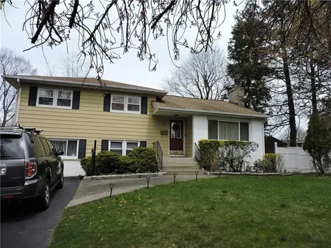 8 W Palmer Avenue Nanuet NY 10954
