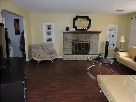 8 W Palmer Avenue Nanuet NY 10954