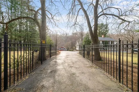 285 Bulsontown Road Stony Point NY 10980