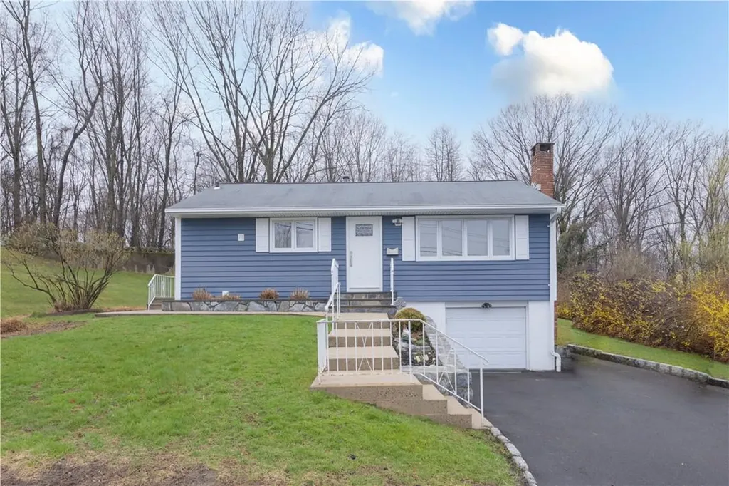 102 Capt Shankey Drive Garnerville NY 10923