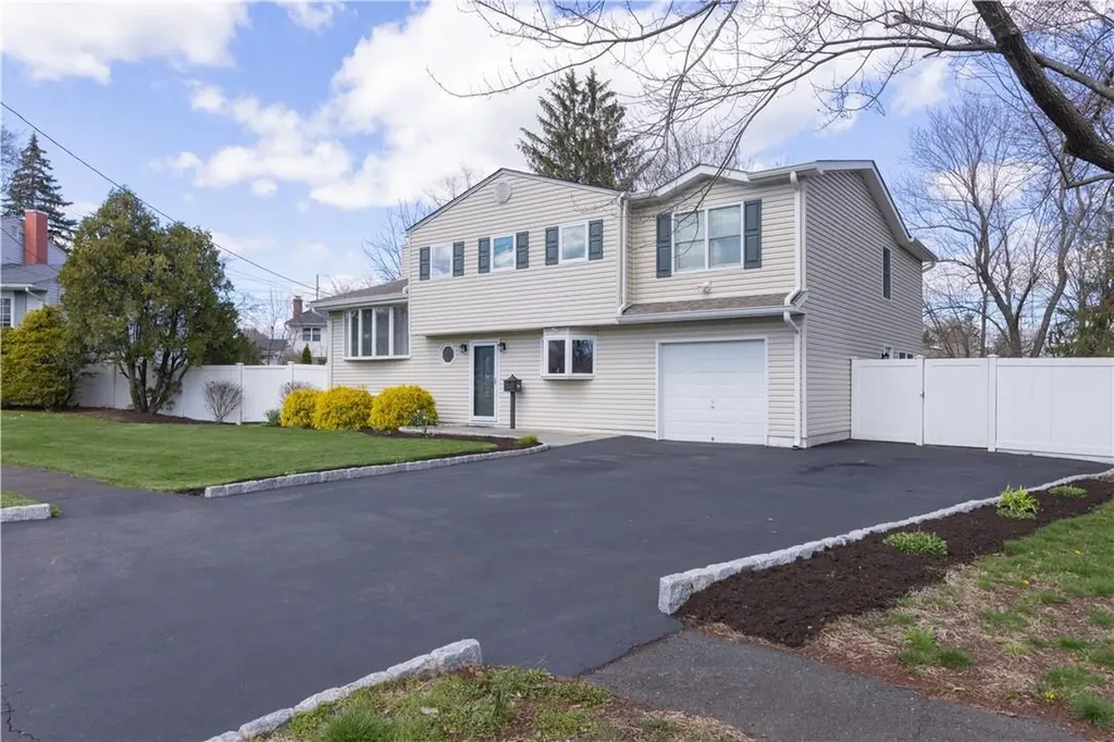35 Chestnut Oval Orangeburg NY 10962