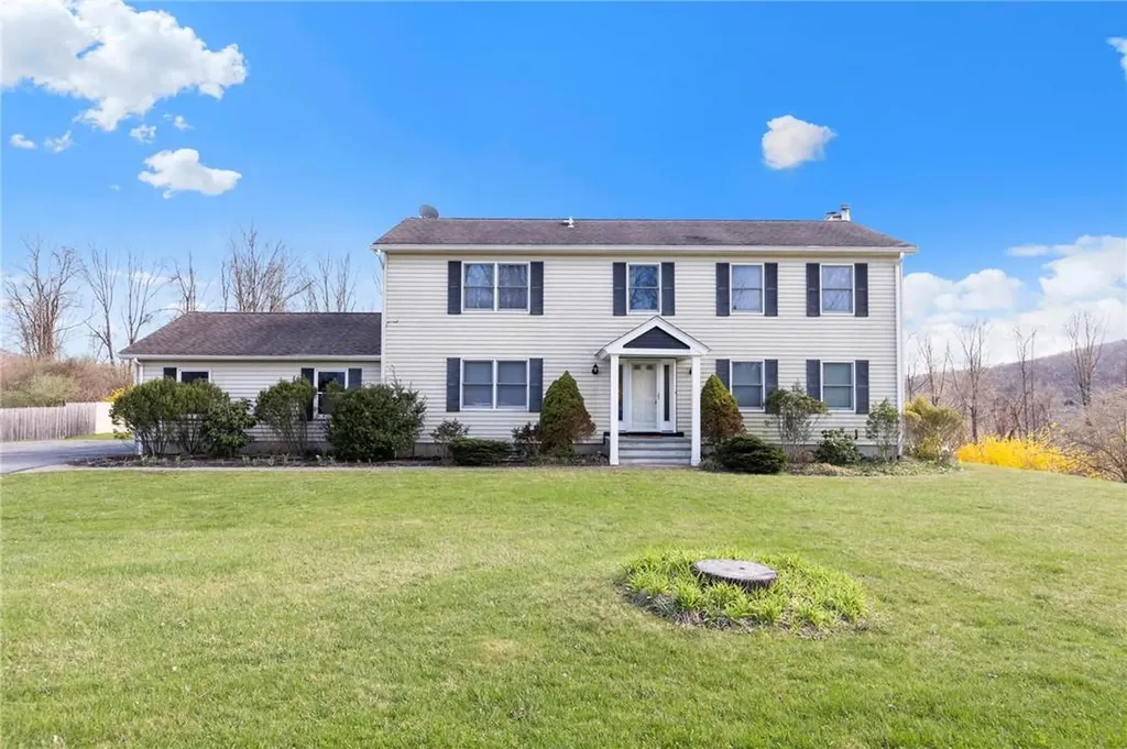 42 Somerset Drive Patterson NY 12563