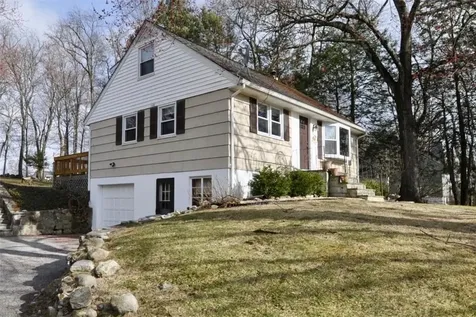 3770 Valleyview Street Mohegan Lake NY 10547