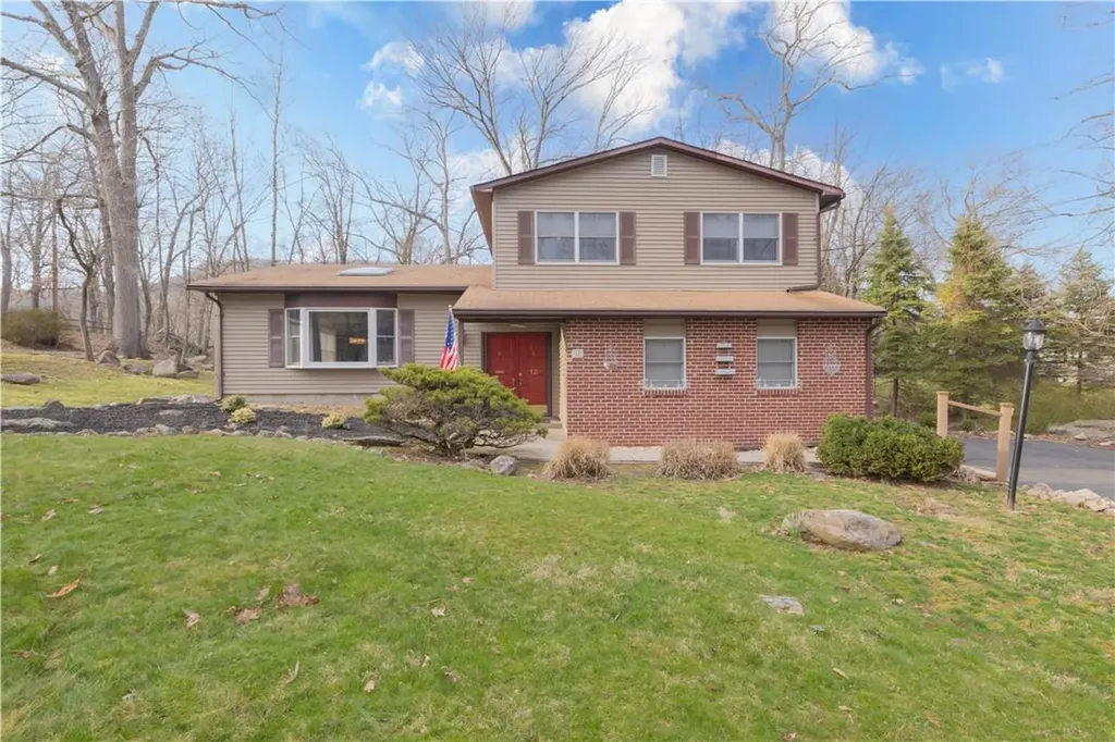 12 Spring Drive Tomkins Cove NY 10986