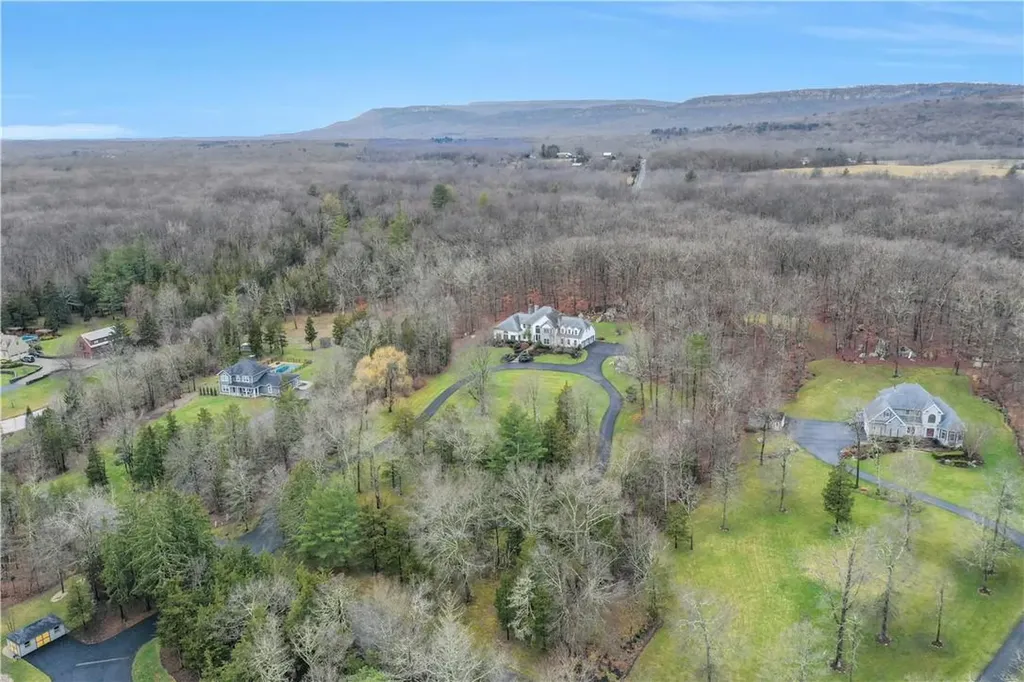 8 Jacobs Lane New Paltz NY 12561