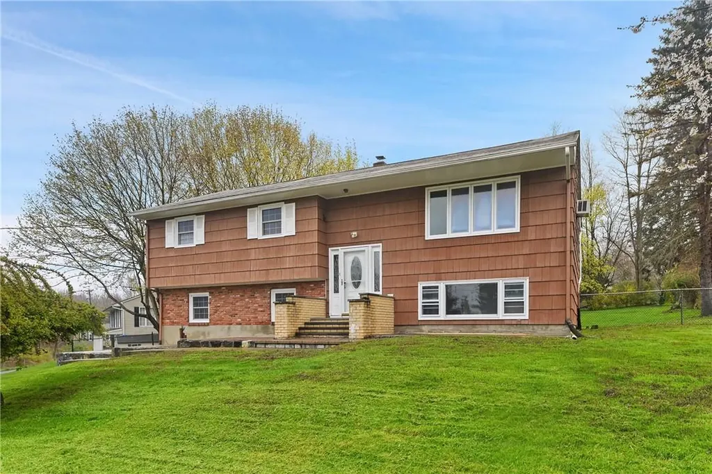 8 Morningside Drive Patterson NY 12563