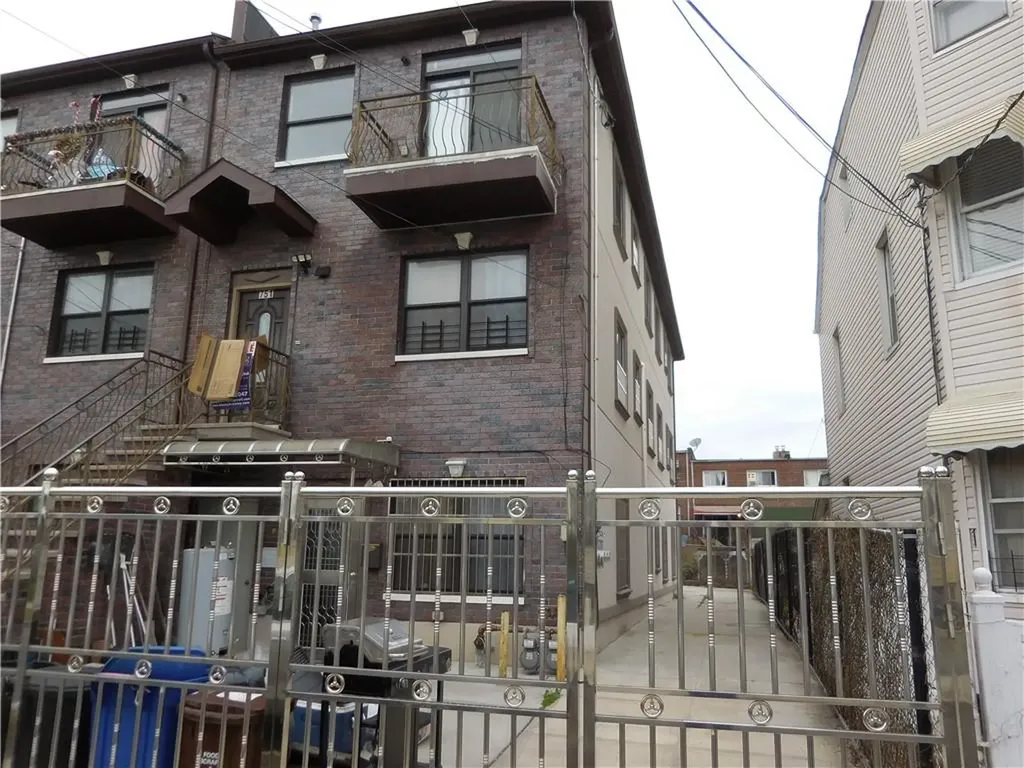 751 E 220th Street Bronx NY 10467