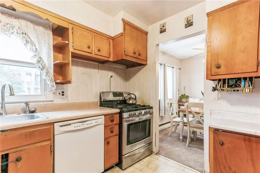56 Madison Avenue Garnerville NY 10923