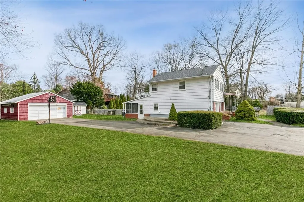 56 Madison Avenue Garnerville NY 10923