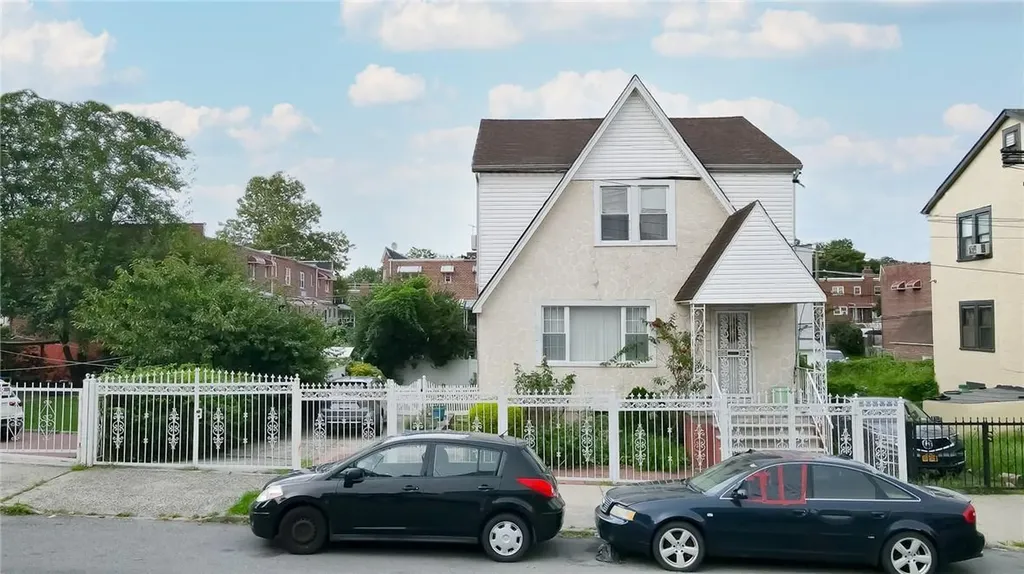4172 Edson Avenue Bronx NY 10466