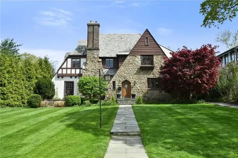 819 The Parkway Mamaroneck NY 10543
