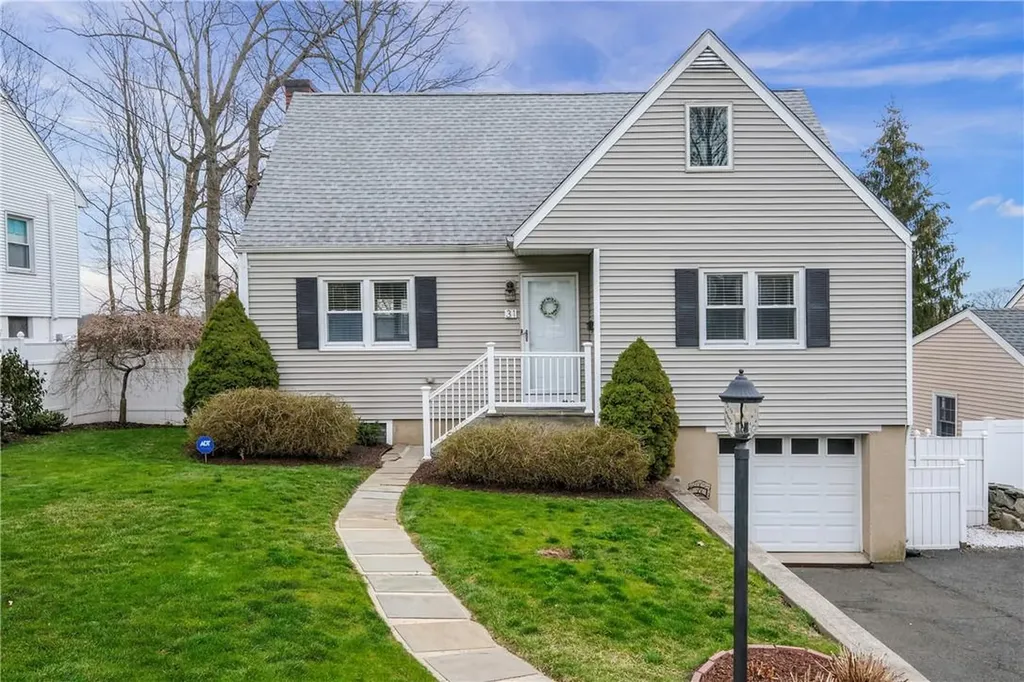 31 Pilgrim Drive Port Chester NY 10573