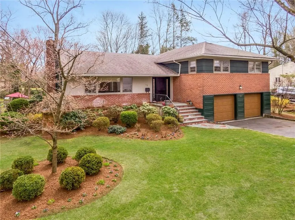 17 Whitewood Road White Plains NY 10605