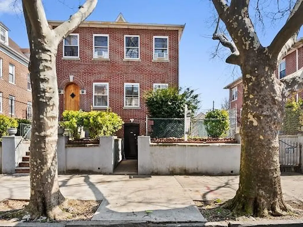 1216 Thieriot Avenue Bronx NY 10472