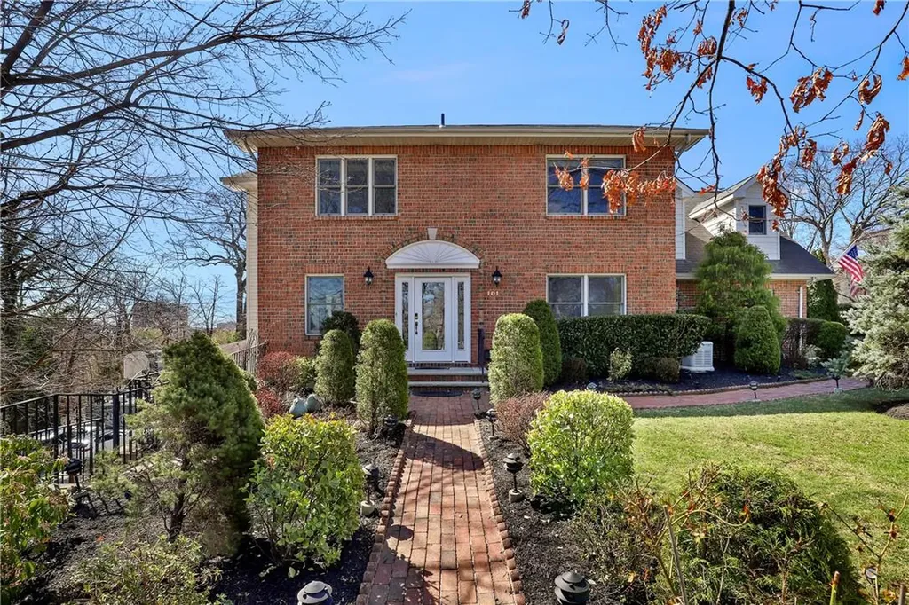 101 Wildway Bronxville NY 10708