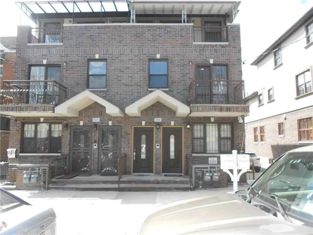 3325 Corsa Avenue Bronx NY 10469