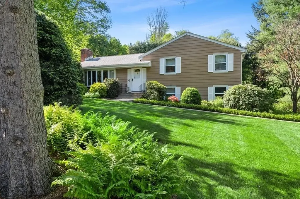 19 Cottage Place Katonah NY 10536