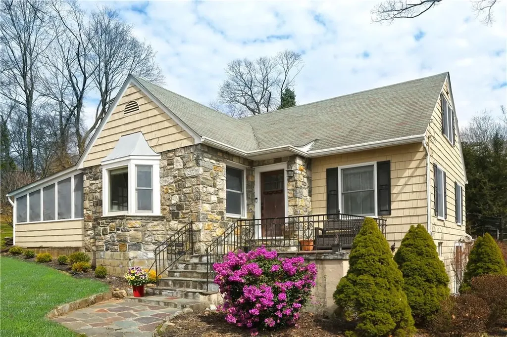 21 Sycamore Terrace Mahopac NY 10541