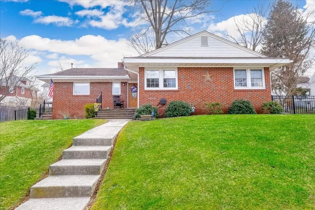 53 Commonwealth Avenue Middletown NY 10940