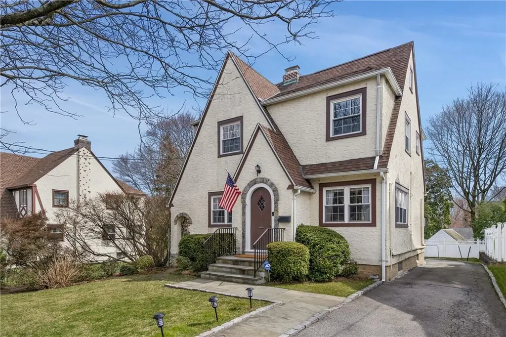 28 Central Drive Bronxville NY 10708